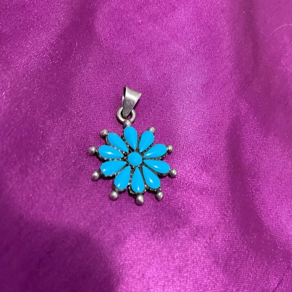 Nwot 925 Silver pendant with polished turquoise. - Picture 4 of 6